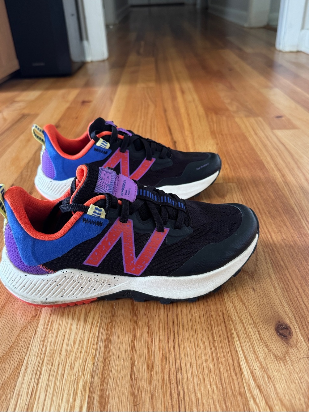 New Balance Women's Multicolor Athletic Sneakers. 6.5